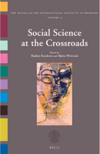 <strong> Social Sci­ence at the Crossroads </strong>